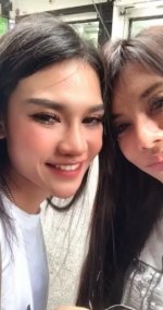 de mogelijke trio in BKK, Yok en Poopea uit Crazy House.jpg